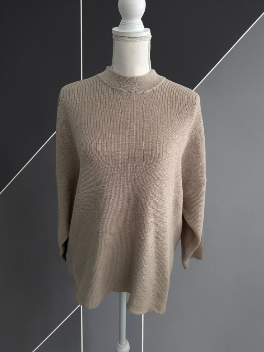 ZENANA Beige Mockneck Sweater Size Large Womens